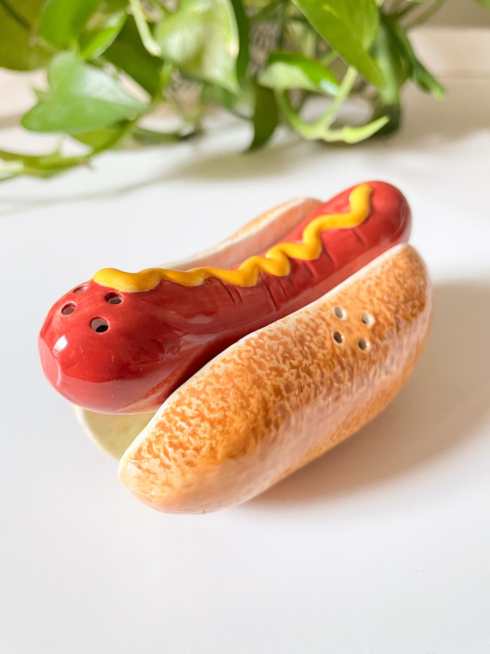 Novelty Ceramic Hot Dog and Bun Salt and Pepper Shaker Set Retro Kitschy Foodie